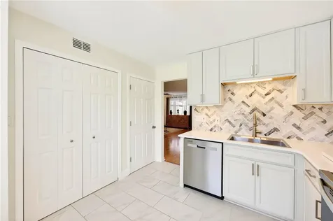 2218 Mcmahon Court Orlando FL 32812