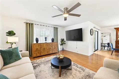 2218 Mcmahon Court Orlando FL 32812