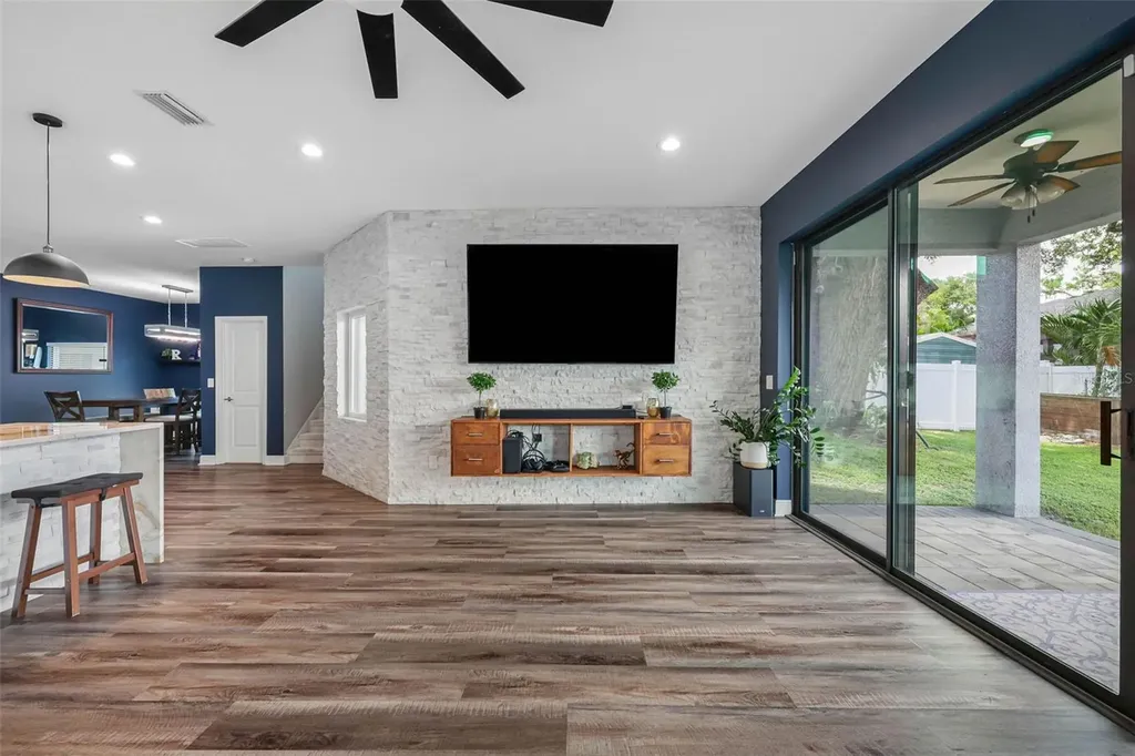 7507 N Dartmouth Avenue Tampa FL 33604