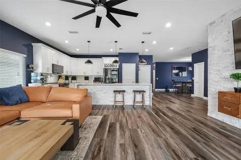 7507 N Dartmouth Avenue Tampa FL 33604