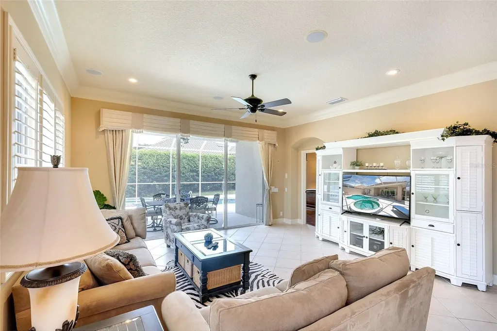 9735 53rd Dr E Bradenton FL 34211