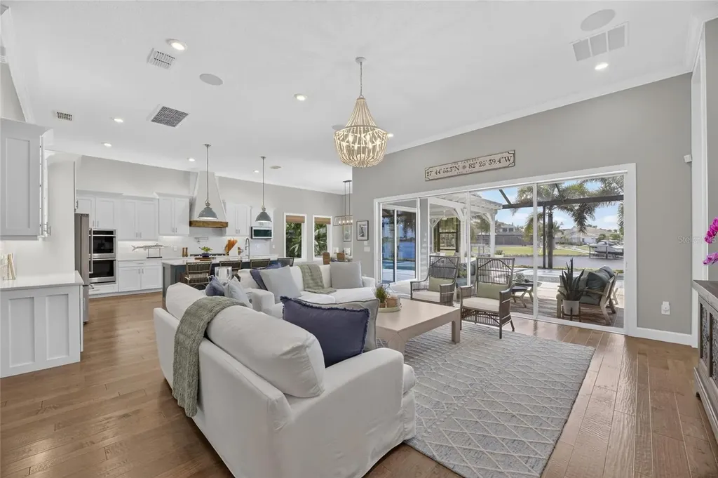825 Manns Harbor Drive Apollo Beach FL 33572