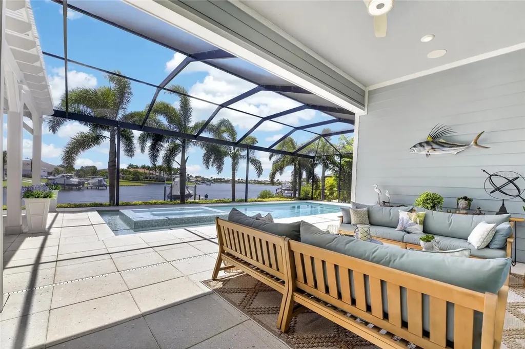 825 Manns Harbor Drive Apollo Beach FL 33572