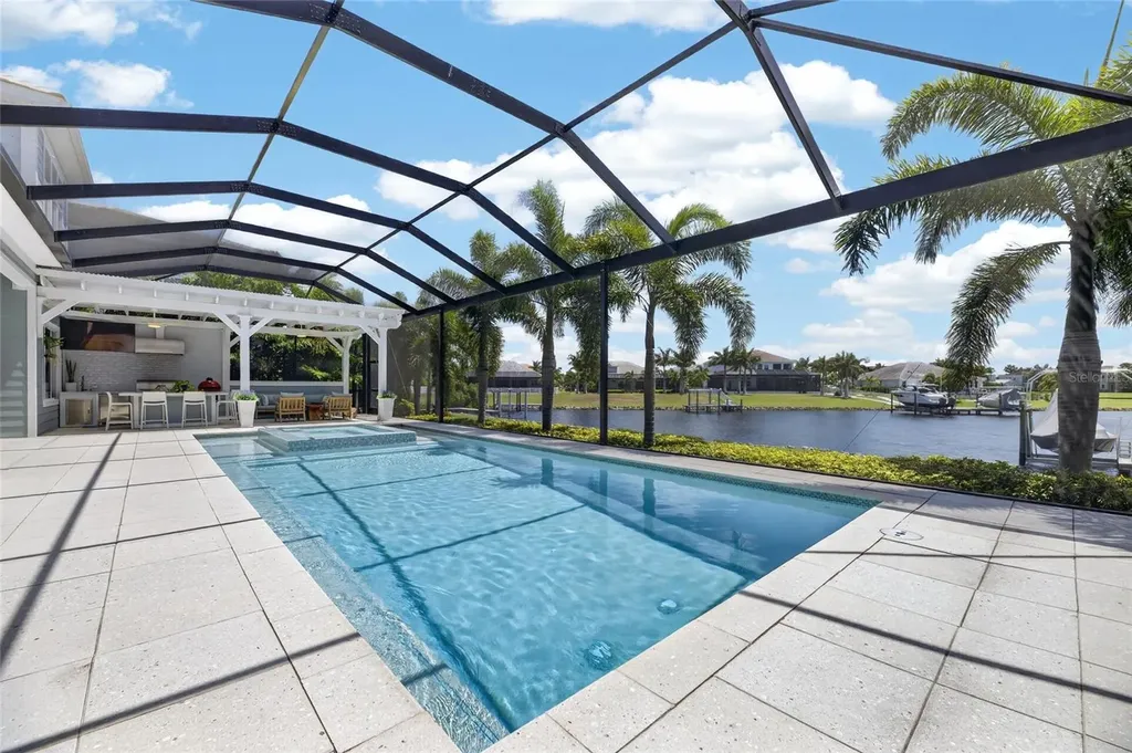 825 Manns Harbor Drive Apollo Beach FL 33572