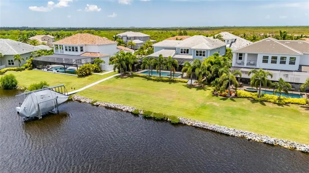 825 Manns Harbor Drive Apollo Beach FL 33572