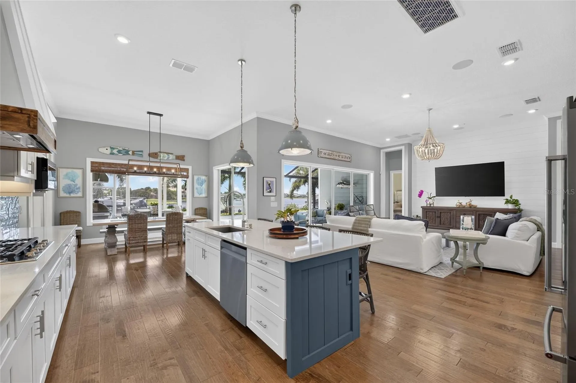825 Manns Harbor Drive Apollo Beach FL 33572