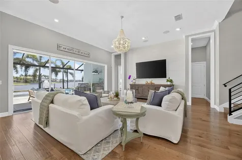 825 Manns Harbor Drive Apollo Beach FL 33572