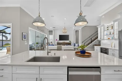 825 Manns Harbor Drive Apollo Beach FL 33572