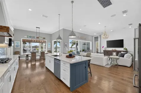 825 Manns Harbor Drive Apollo Beach FL 33572