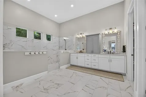 825 Manns Harbor Drive Apollo Beach FL 33572
