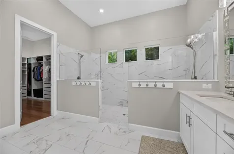 825 Manns Harbor Drive Apollo Beach FL 33572