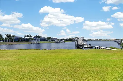 825 Manns Harbor Drive Apollo Beach FL 33572