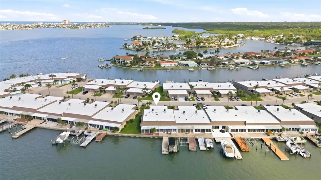 594 Boca Ciega Point Boulevard N St Petersburg FL 33708