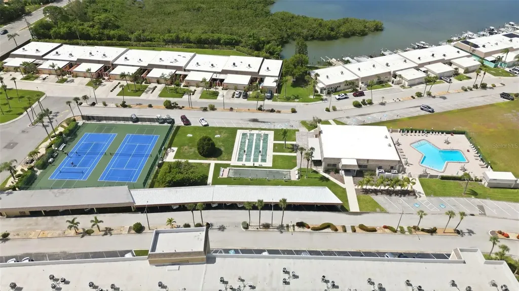 594 Boca Ciega Point Boulevard N St Petersburg FL 33708