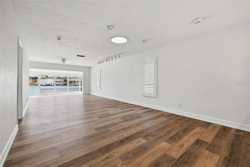 594 Boca Ciega Point Boulevard N St Petersburg FL 33708