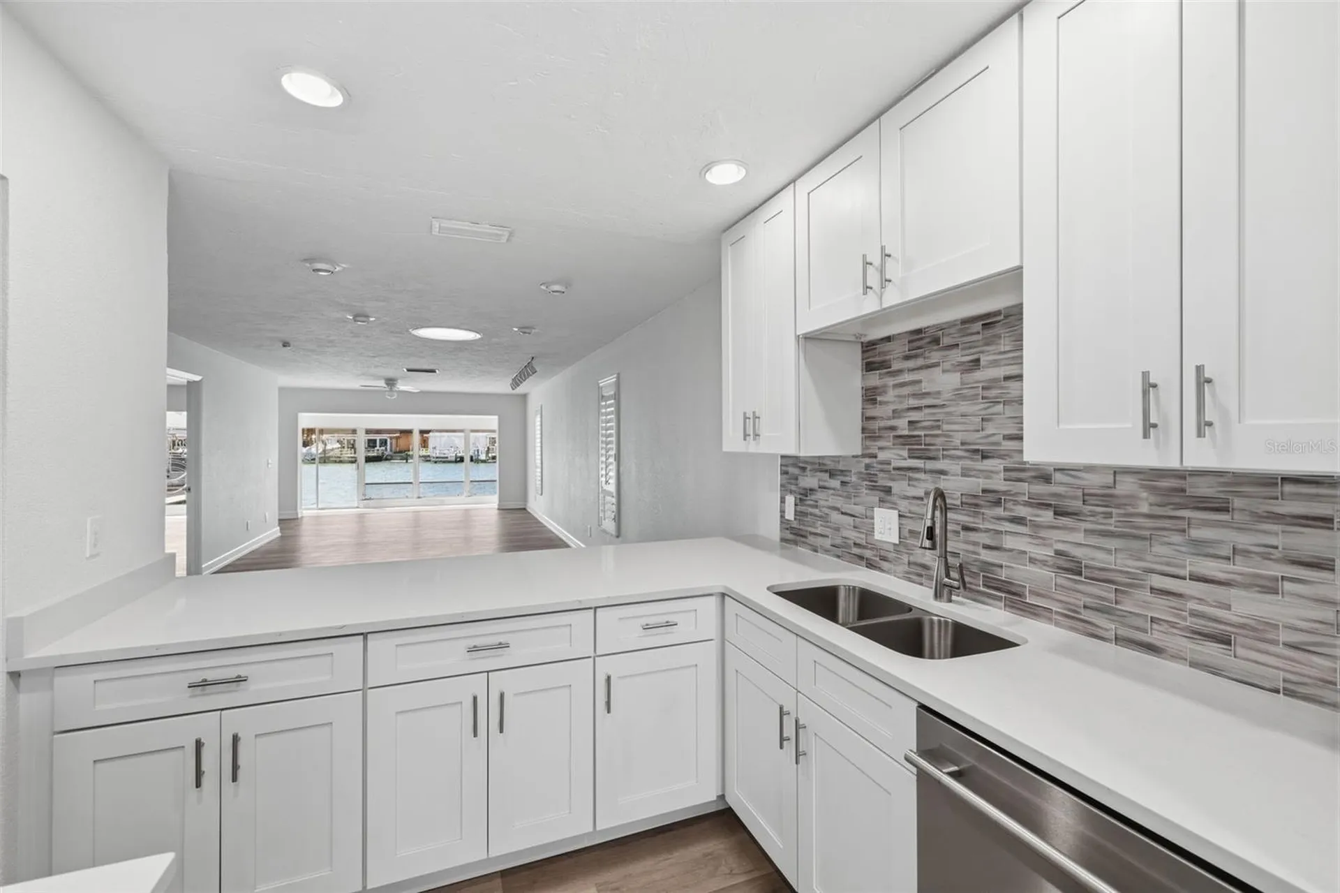 594 Boca Ciega Point Boulevard N St Petersburg FL 33708