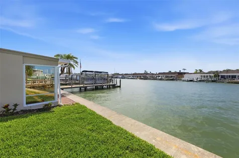 594 Boca Ciega Point Boulevard N St Petersburg FL 33708