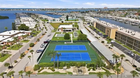 594 Boca Ciega Point Boulevard N St Petersburg FL 33708