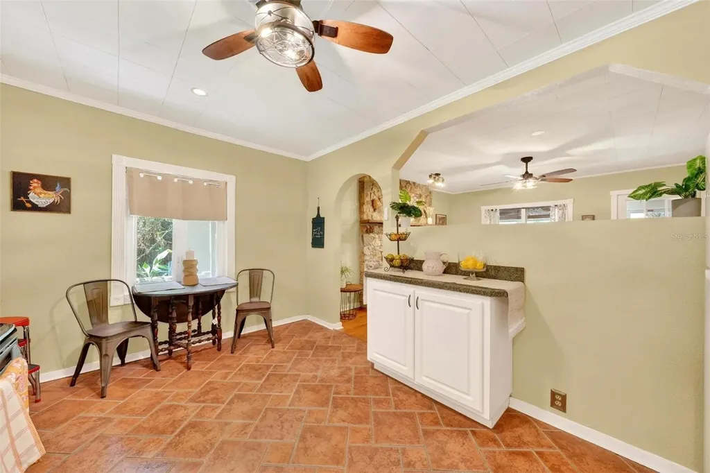 112 N Lake Avenue Leesburg FL 34748