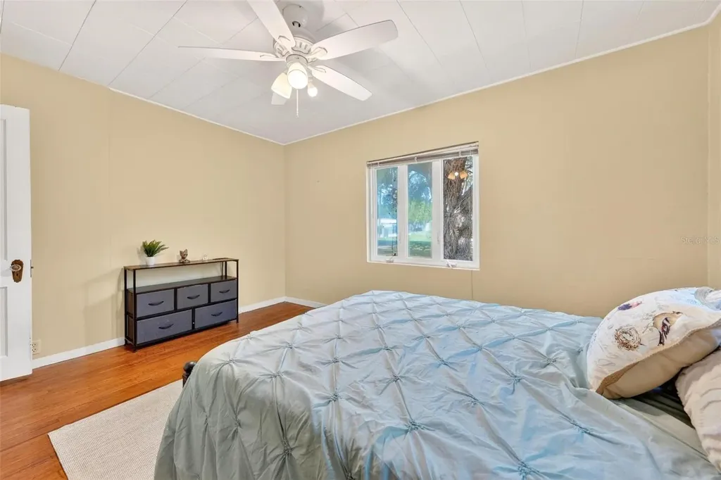 112 N Lake Avenue Leesburg FL 34748