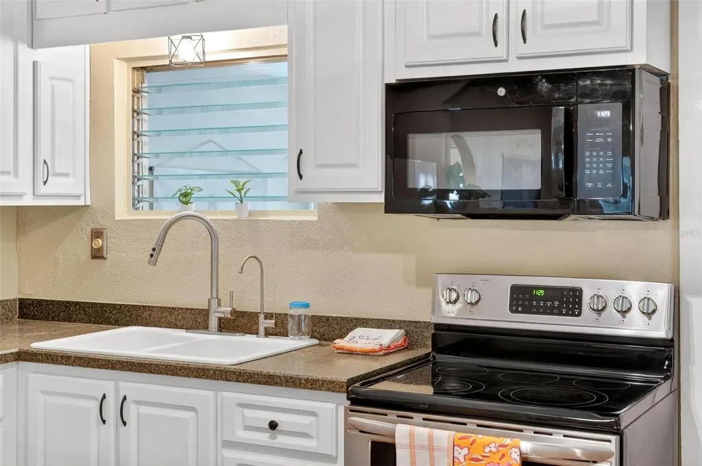 112 N Lake Avenue Leesburg FL 34748