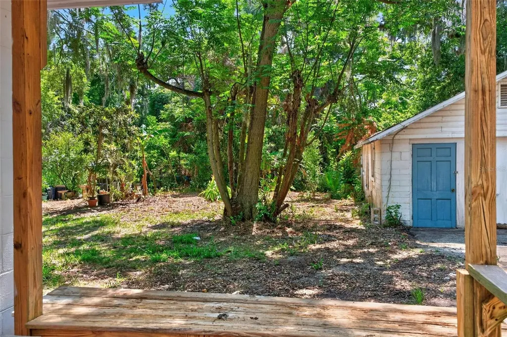 112 N Lake Avenue Leesburg FL 34748