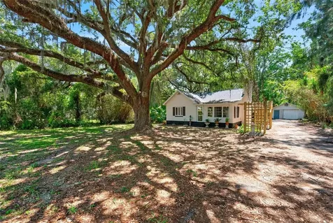 112 N Lake Avenue Leesburg FL 34748