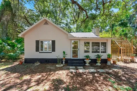 112 N Lake Avenue Leesburg FL 34748