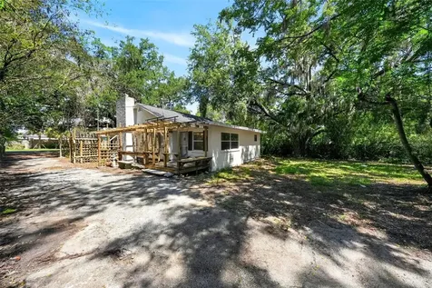 112 N Lake Avenue Leesburg FL 34748