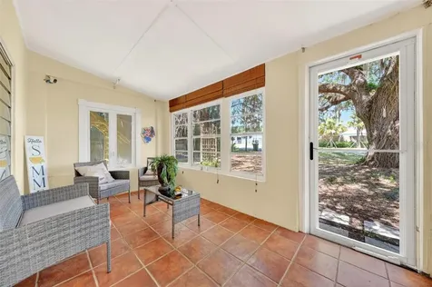 112 N Lake Avenue Leesburg FL 34748