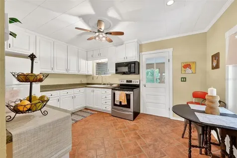 112 N Lake Avenue Leesburg FL 34748