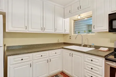112 N Lake Avenue Leesburg FL 34748