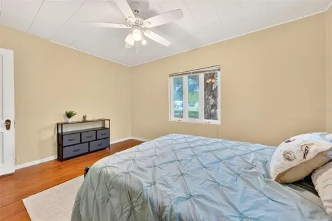 112 N Lake Avenue Leesburg FL 34748