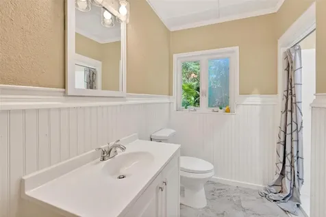 112 N Lake Avenue Leesburg FL 34748