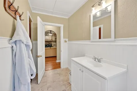 112 N Lake Avenue Leesburg FL 34748