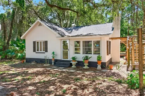 112 N Lake Avenue Leesburg FL 34748