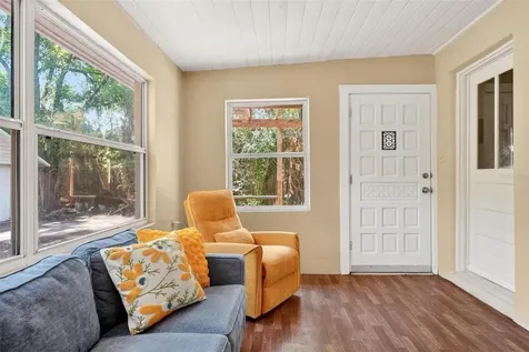 112 N Lake Avenue Leesburg FL 34748