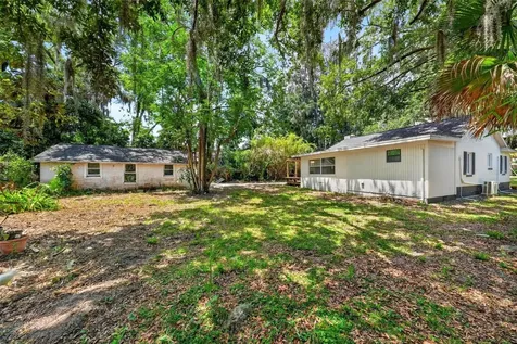 112 N Lake Avenue Leesburg FL 34748
