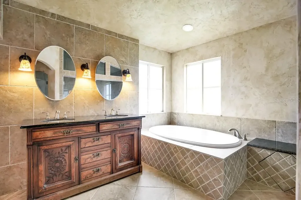 5602 Shady Creek Court Valrico FL 33596