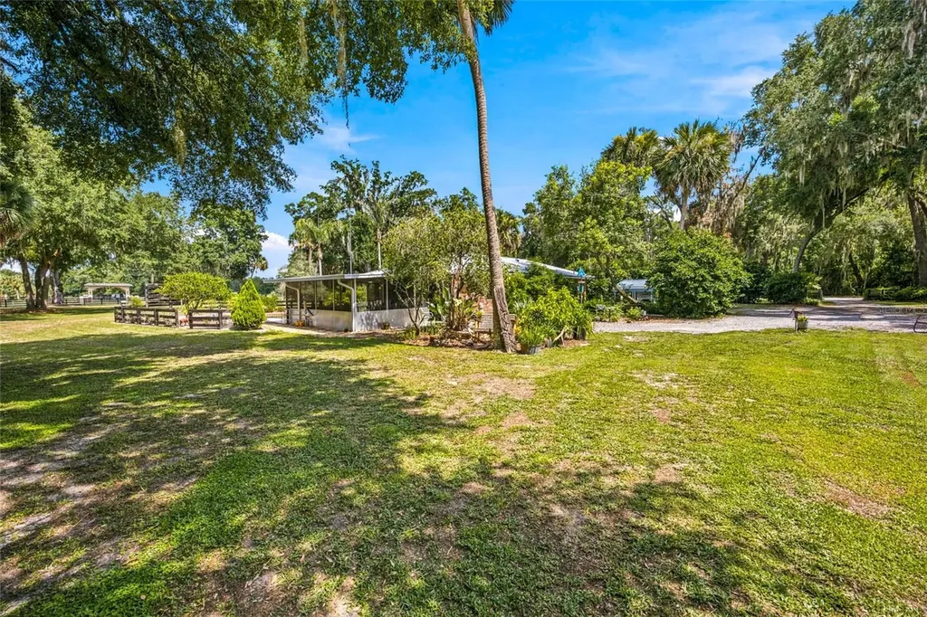 40847 County Road 439 Umatilla FL 32784