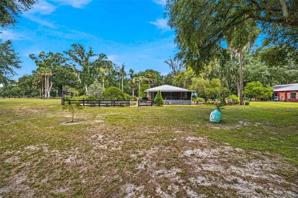 40847 County Road 439 Umatilla FL 32784