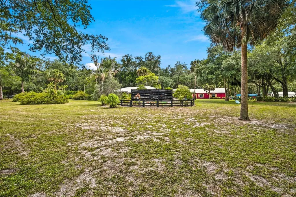 40847 County Road 439 Umatilla FL 32784