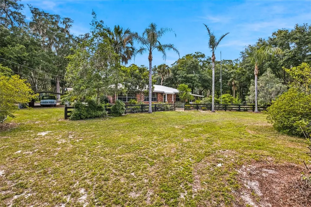 40847 County Road 439 Umatilla FL 32784