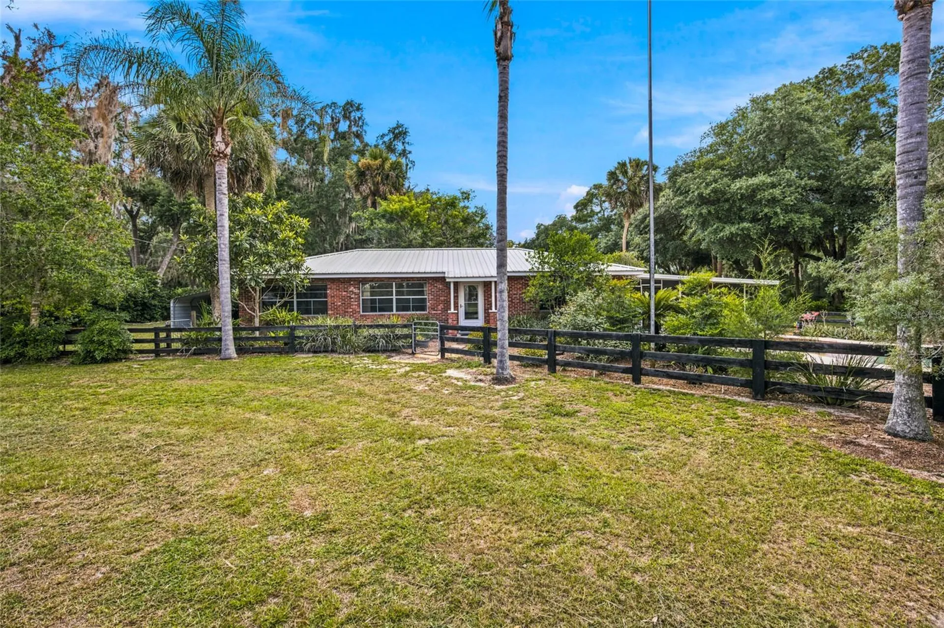 40847 County Road 439 Umatilla FL 32784