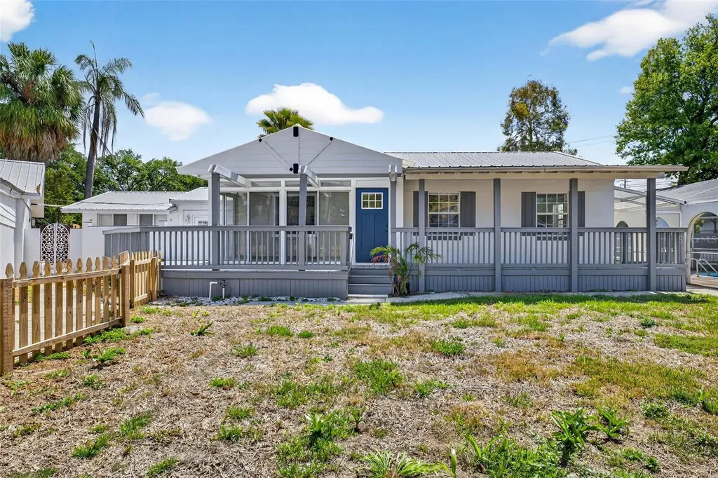 3620 E Tampa Circle Tampa FL 33629