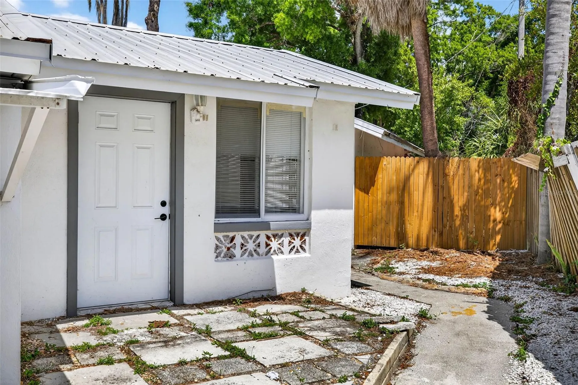 3620 E Tampa Circle Tampa FL 33629
