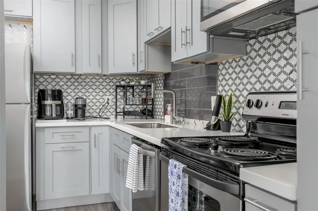 5118 Coquina Key Drive SE St Petersburg FL 33705