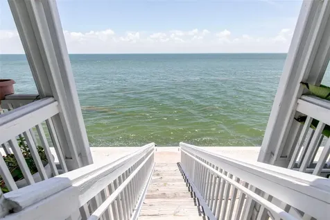 5118 Coquina Key Drive SE St Petersburg FL 33705