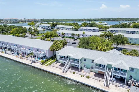 5118 Coquina Key Drive SE St Petersburg FL 33705