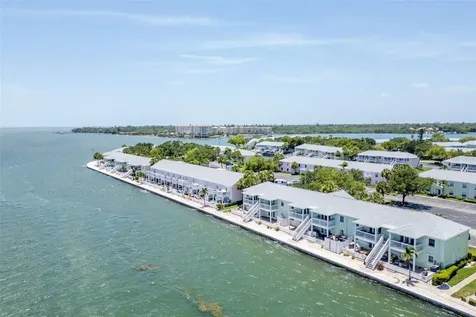 5118 Coquina Key Drive SE St Petersburg FL 33705
